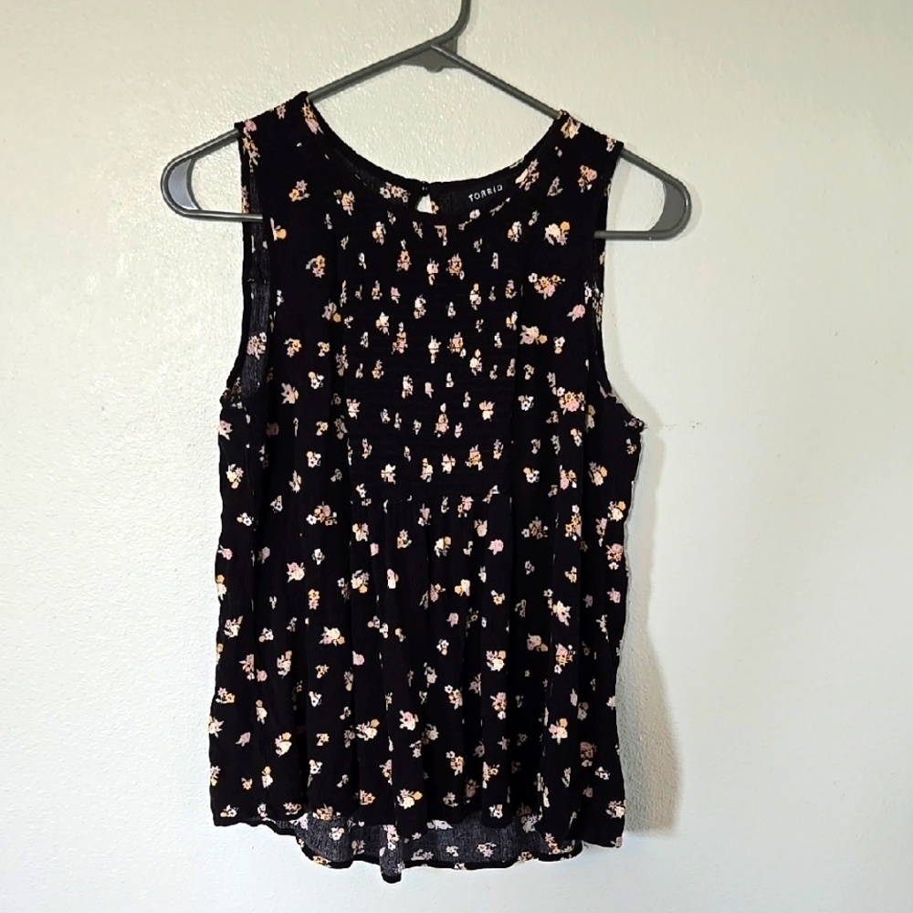 Torrid Black Floral Tank Size 00